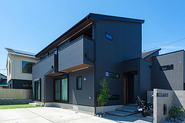 写真は施工例。ご案内は平日・休日ともに可能です。お仕事帰りやお買い物のついでなど、短時間のご見学にも柔軟に対応いたします。まずは30分ほどサクッとご覧いただくだけでも大歓迎です。お気軽にご相談下さい。