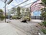 その他：1階和室6帖から眺めた庭の様子です。物干し場所には屋根があります。砂利が敷かれてますので、雑草が生えにくい環境だと思います。