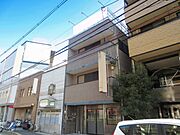 蛍池駅より徒歩2分 築25年8ヶ月 3階建の賃貸物件