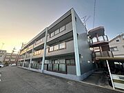 岡町駅より徒歩9分 3階 築31年の賃貸物件