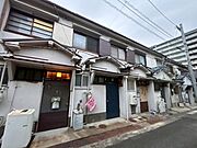 川西能勢口駅より徒歩9分 築61年8ヶ月 2階建の賃貸物件