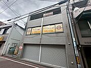 石橋阪大前駅より徒歩3分 築28年8ヶ月 3階建の賃貸物件