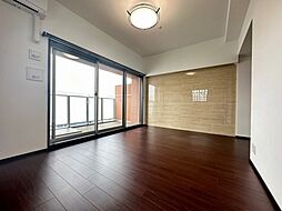 阪急千里線 吹田駅 徒歩19分の賃貸マンション 6階1LDKのリビング/ダイニング