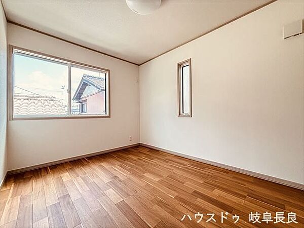 【北側6帖洋室】5LDKだから、子ども部屋もしっかり確保。自分だけの空間が嬉しい。