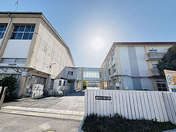 三里小学校【三里小学校】 1010m
