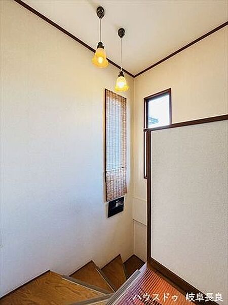 ≪2F≫採光にも配慮された2Fホールは、明るく気持ちの良い空間。毎日の暮らしを快適にサポートします。