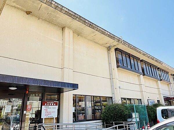 岐阜市立図書館　長良図書室【岐阜市立図書館　長良図書室】 210m