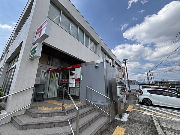 岐阜西郵便局【郵便窓口　平日9:00～19:00駐車場あり（10台）】 2920m