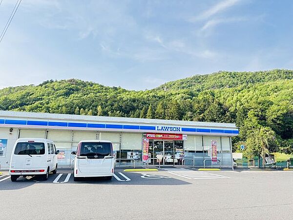ローソン　岐阜長良志段見店【スローガンは「マチの健康ステーション」、健康や美容に配慮した商品が豊富。(電子マネー利用可　ＡＴＭあり　ネット通販あり）Ponta dポイントサービスあり。】 1000m
