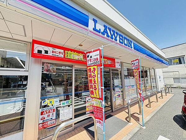 ローソン　岐阜長住九丁目店【スローガンは「マチの健康ステーション」、健康や美容に配慮した商品が豊富。(電子マネー利用可　ＡＴＭあり　ネット通販あり）Ponta dポイントサービスあり。】 290m