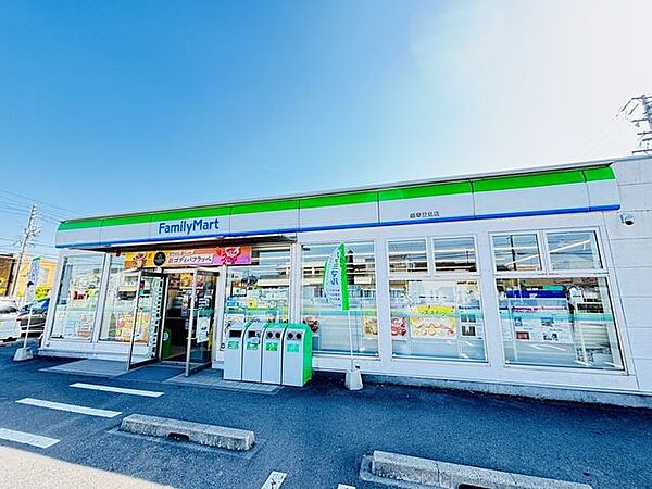 ファミリーマート　岐阜旦島店【スローガンは「Fun＆Fresh」。驚きやワクワク感を与えるべく、商品改革に取り組んでいる。（電子マネー利用可　ＡＴＭあり　ネット通販あり）Vポイントサービスあり。】…