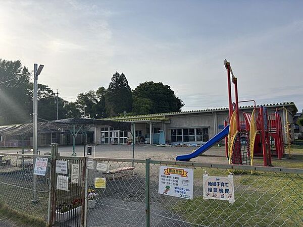 木田保育所保育方針：木田保育所の目標～生涯にわたる生きる力の育成～として、「自分のことを自分でする力」「人とかかわる力」「身近な物や出来事とかかわる力」を目指しています。 1820m