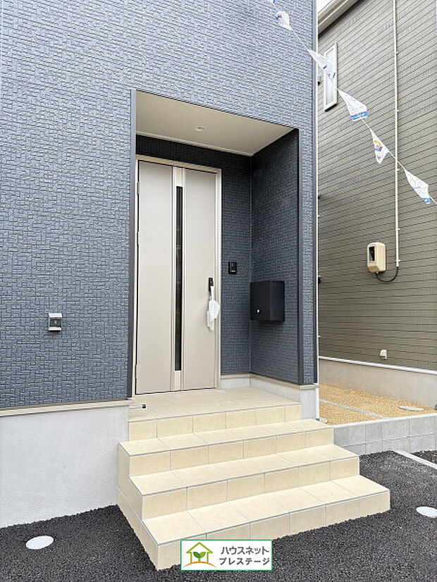 玄関(外)(2025年10月撮影)