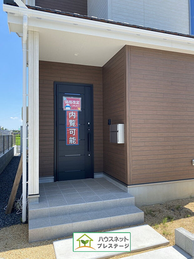 玄関(外)(2025年7月撮影)