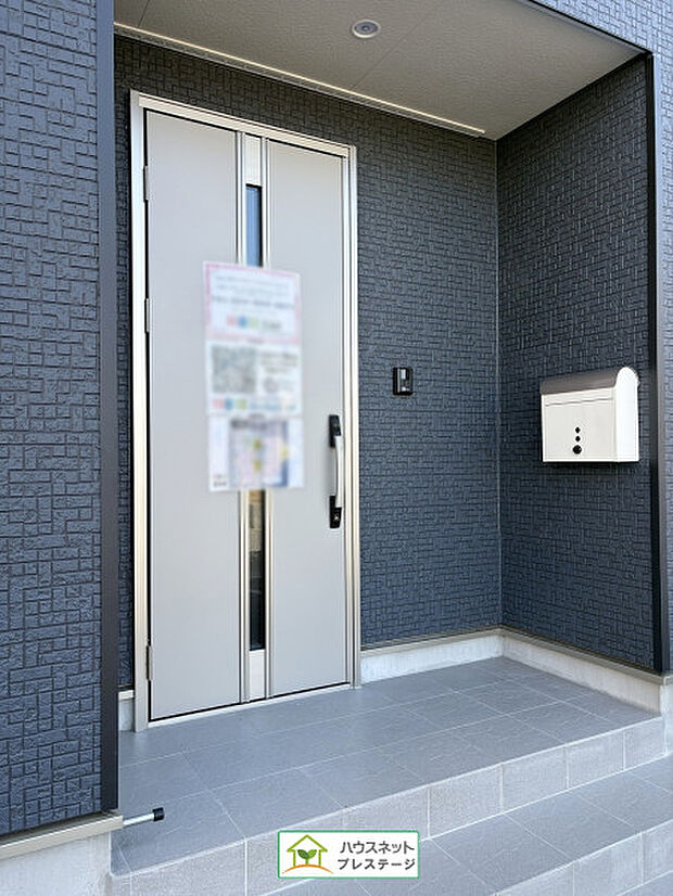 玄関（外）(2025年10月撮影)