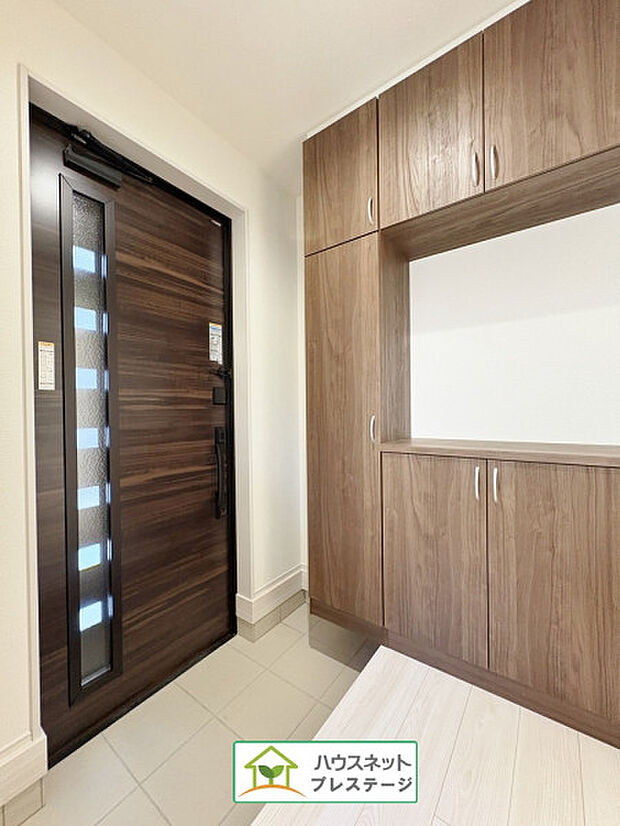 玄関（内）(2025年11月撮影)