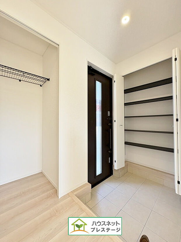 玄関（内）(2025.11月撮影)