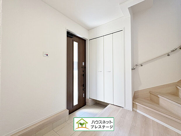 玄関（内）(2025.11月撮影)