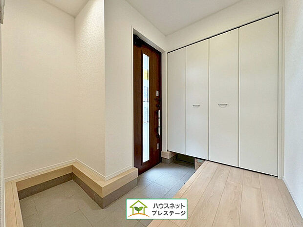 玄関（内）(2025年12月撮影)