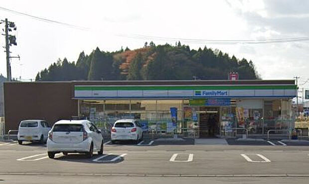 ファミリーマート南湖店