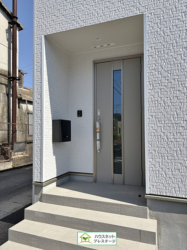 玄関（外）(2026年4月撮影)