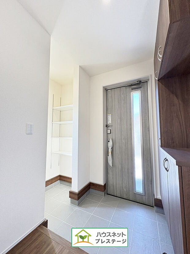 玄関(内)(2026年4月撮影)(2026年4月撮影)