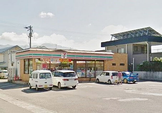 セブンイレブン塩川町店