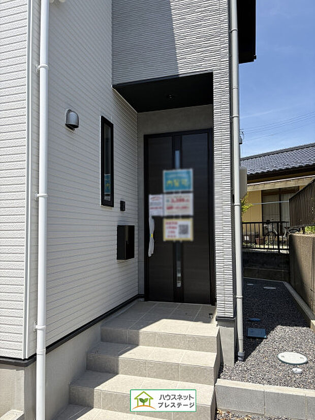 玄関（外）(2026年5月中旬撮影)