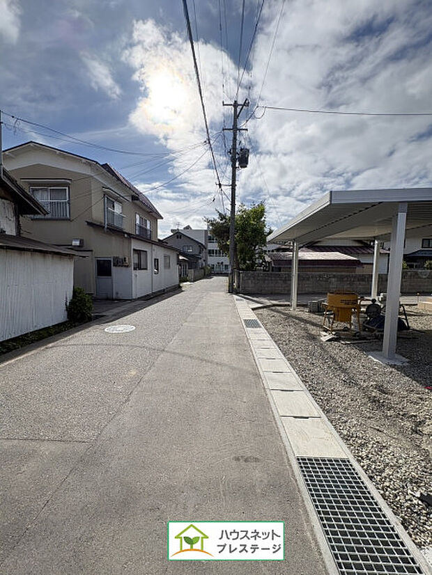 前面道路(2026年6月初旬撮影)