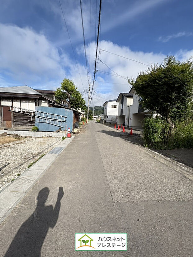 前面道路(2026年6月初旬撮影)