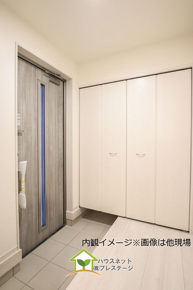 玄関(内)