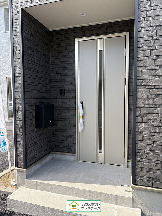 玄関(外)(2026年6月下旬撮影)