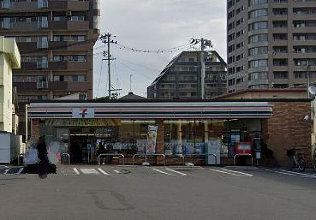 セブンイレブン虎丸店
