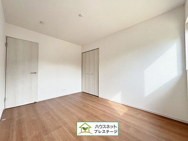 2F洋室(2)(2025年10月撮影)