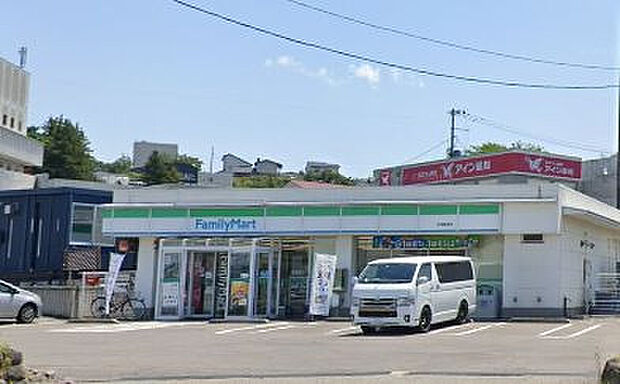 ファミリーマート会津鶴賀店