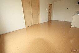 サンリット・スクエアＢ 2階2LDKのリビング/ダイニング