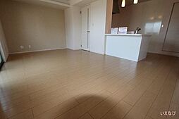 ファミーユ曙 1階3LDKのリビング/ダイニング