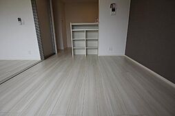 フレッチェ・ボスコV 1階1LDKのリビング/ダイニング