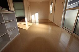 KRANE　A棟 2階1LDKのリビング/ダイニング