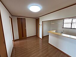 JR山陽本線 松永駅 バス10分 柳津東バス停下車 徒歩3分の賃貸アパート 2階2LDKのリビング/ダイニング