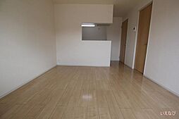 ブルーアステール 2階2LDKのリビング/ダイニング