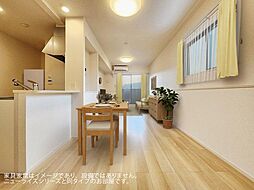 ラフィネIII 2階2LDKのリビング/ダイニング