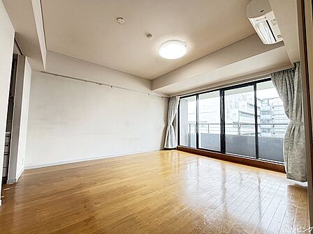 光の入る明るいLDK