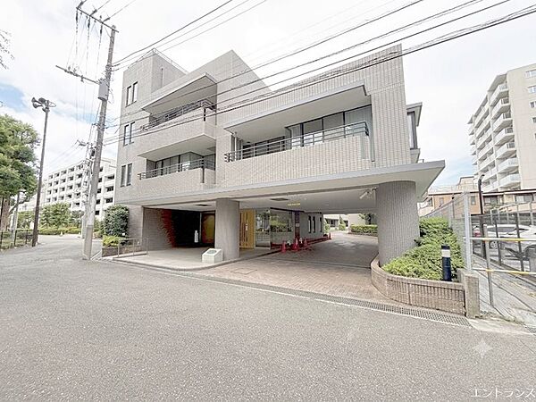 エントランス　広々と重厚感のあるエントランス　※この画像は一部CG加工をしています。