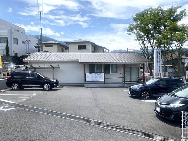 大津やまもと内科クリニック【大津やまもと内科クリニック】内科、消化器内科、内視鏡内科があり、診療時間は月・火・木・金が9：00〜19：00、水・土が9：00〜12：00です。 1740m