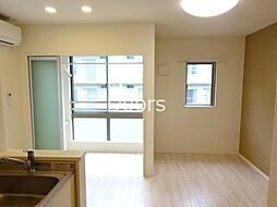 JR山陽本線 高島駅 3.2kmの賃貸アパート 2階1LDKのリビング/ダイニング