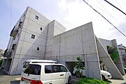 箕面駅より徒歩3分 築23年7ヶ月 5階建の賃貸物件