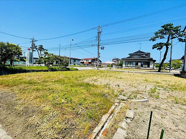 南側より撮影した外観写真です。