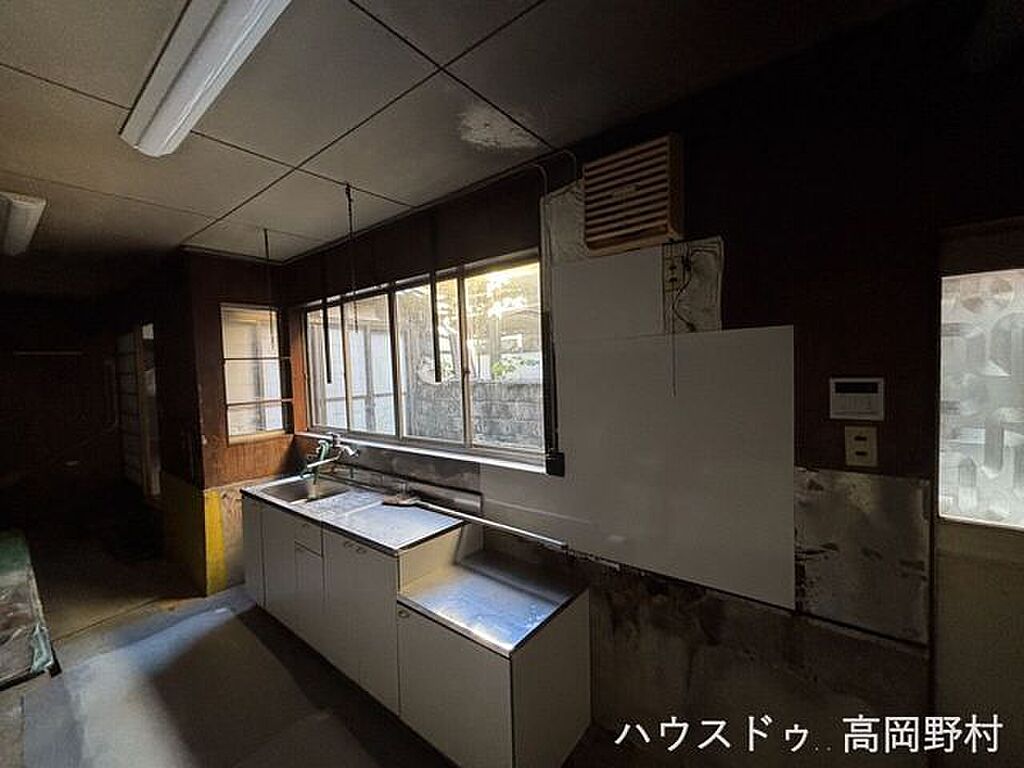 detached 富山県高岡市横田町2丁目