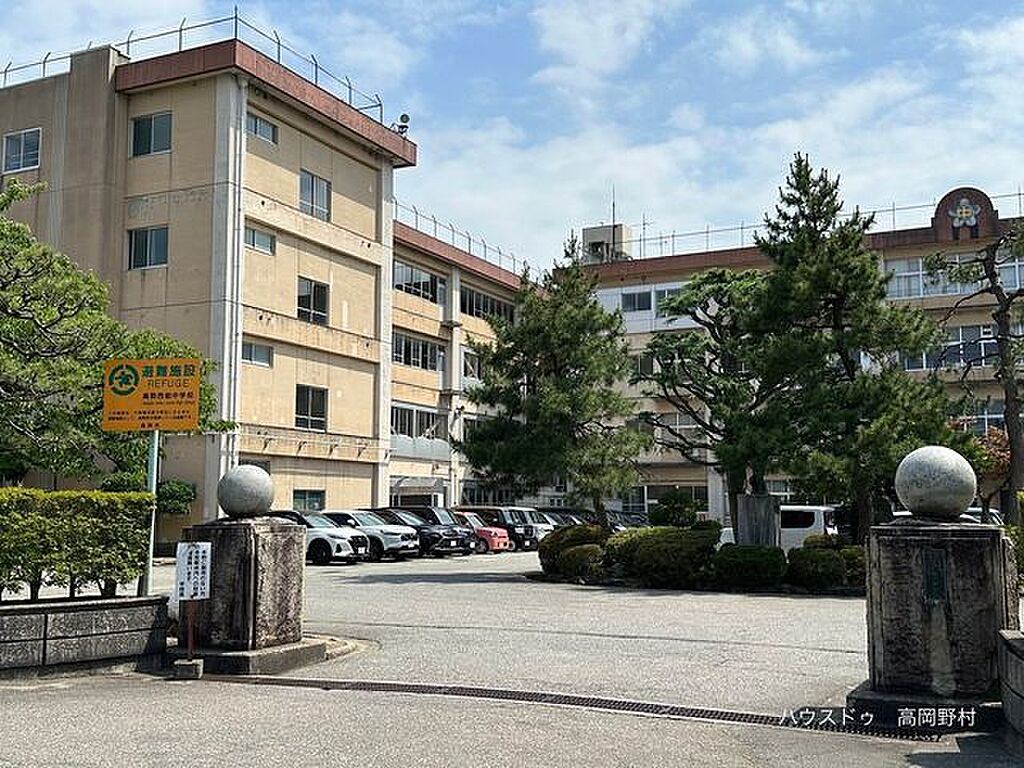 detached 富山県高岡市横田町2丁目